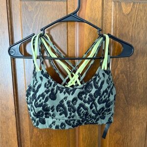 Women’s Victoria secret sport sports bra! Size S! Black and green camo!